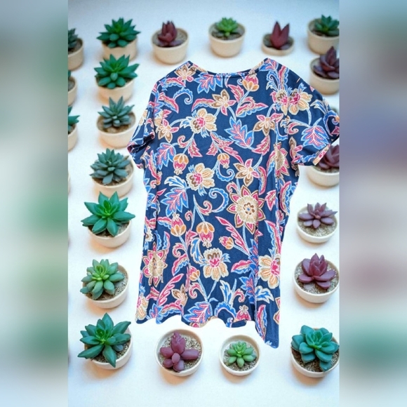 Croft & Barrow Essential Crewneck Tee Color: Navy Artisan Blooms Size: L (EUC) - Picture 7 of 8